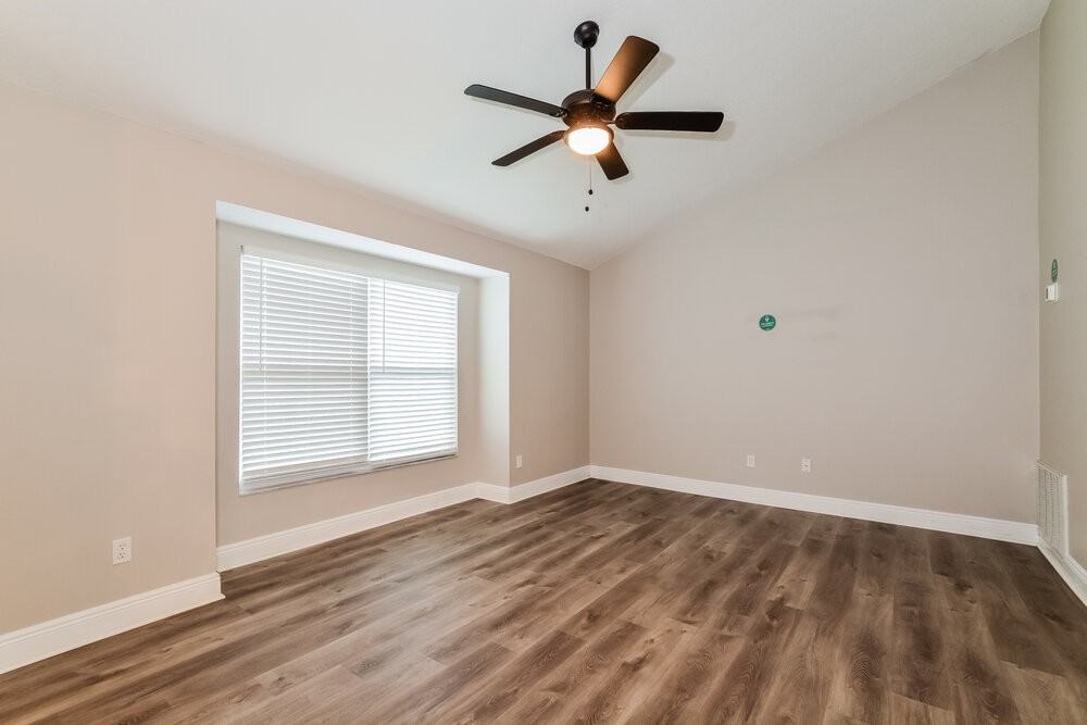 1429 Madrid Way - Photo 3 of 16
