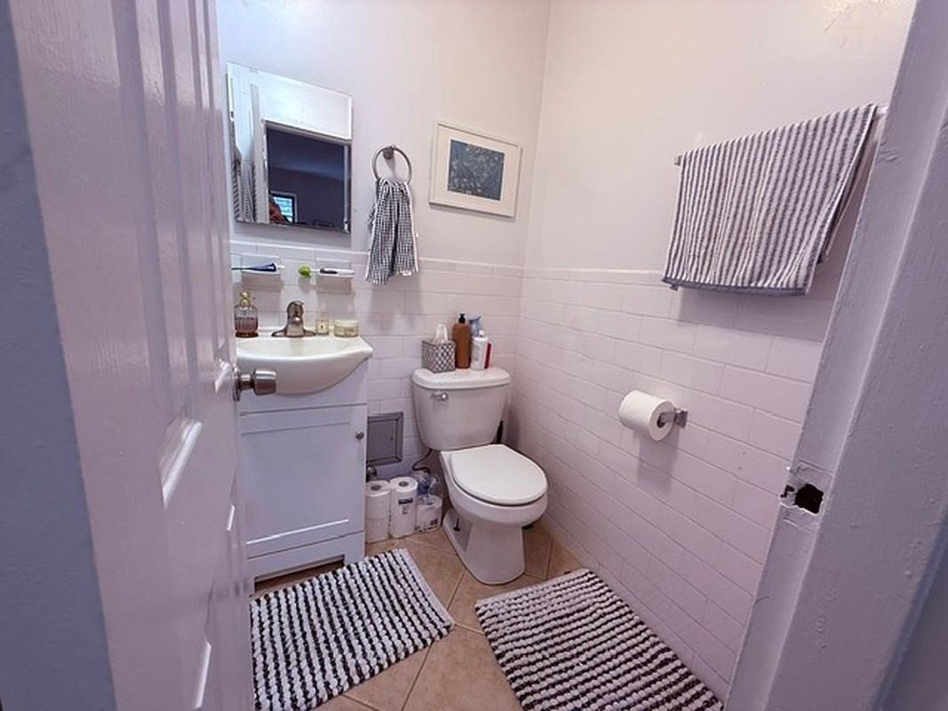 304 E 81st St #2C - Photo 4 of 5
