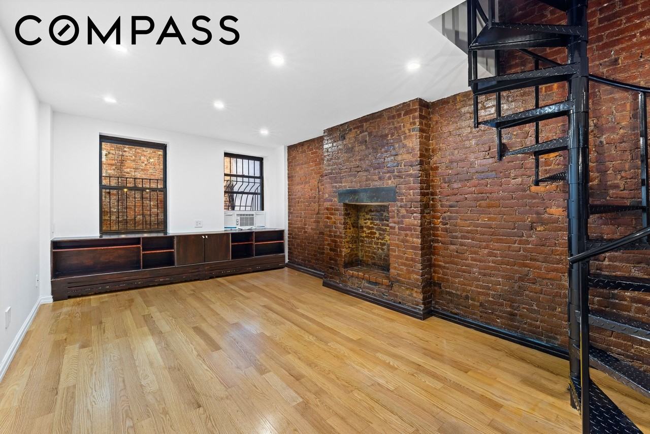 118 Suffolk St #2D - Photo 2 of 10