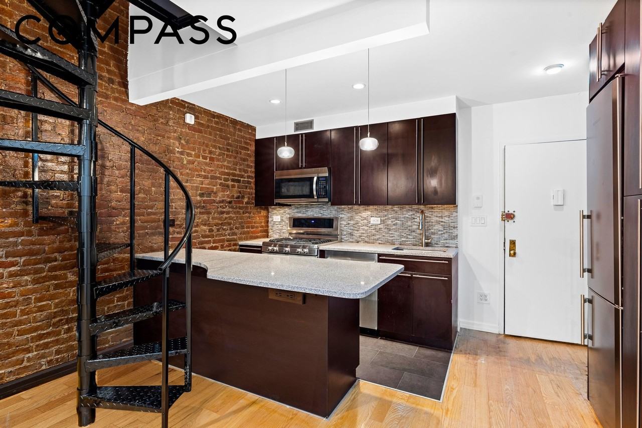 118 Suffolk St #2D - Photo 4 of 10