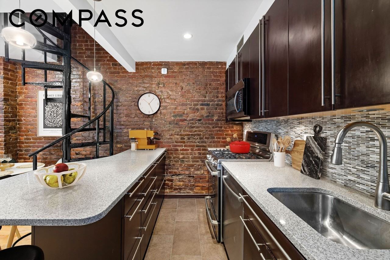 118 Suffolk St #2D - Photo 5 of 10