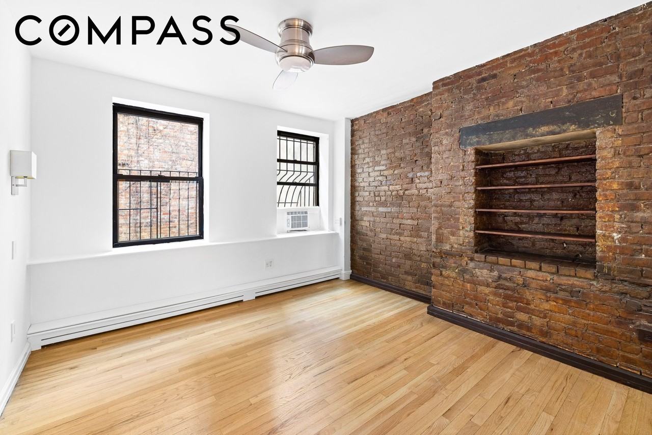 118 Suffolk St #2D - Photo 7 of 10