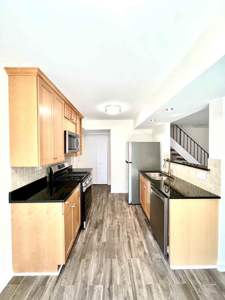 640 Gray Court - Photo 5 of 18