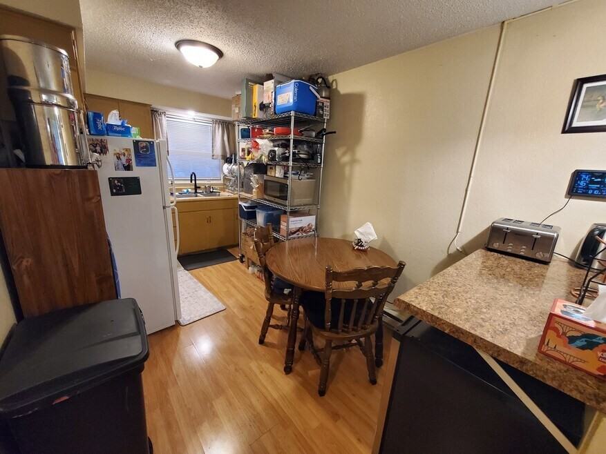 402 2nd St N #2 - Photo 5 of 9