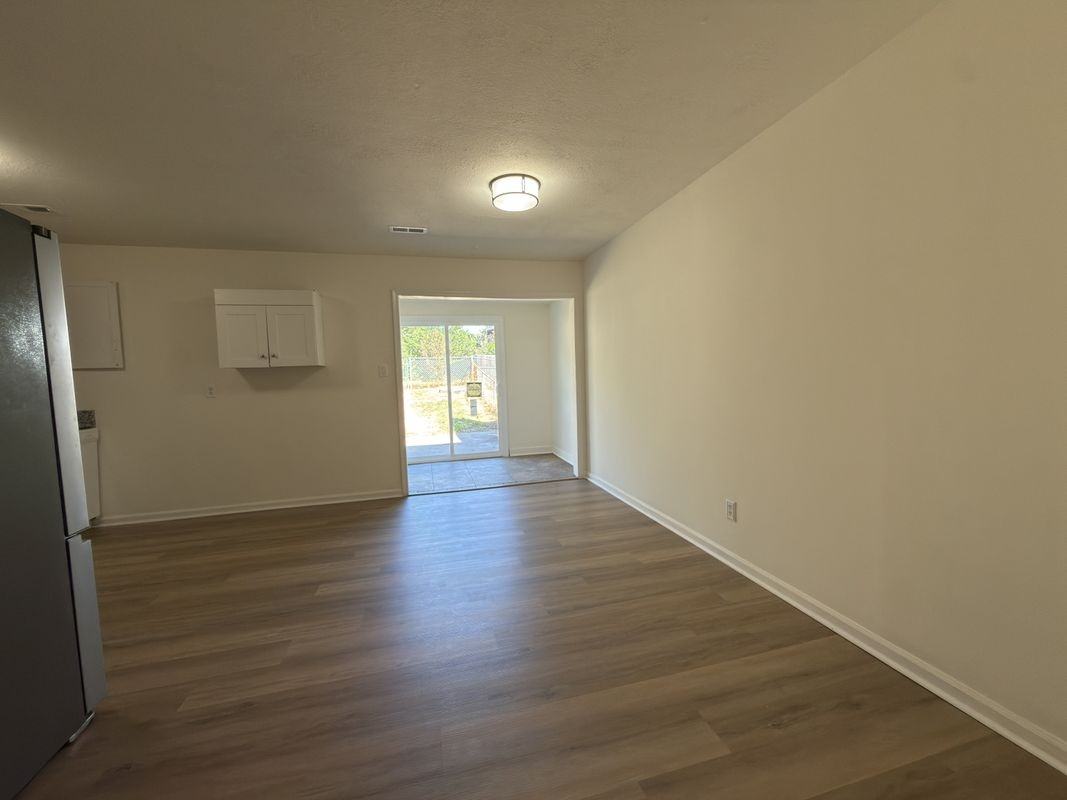 407 Olde Greenwich Cir - Photo 5 of 21