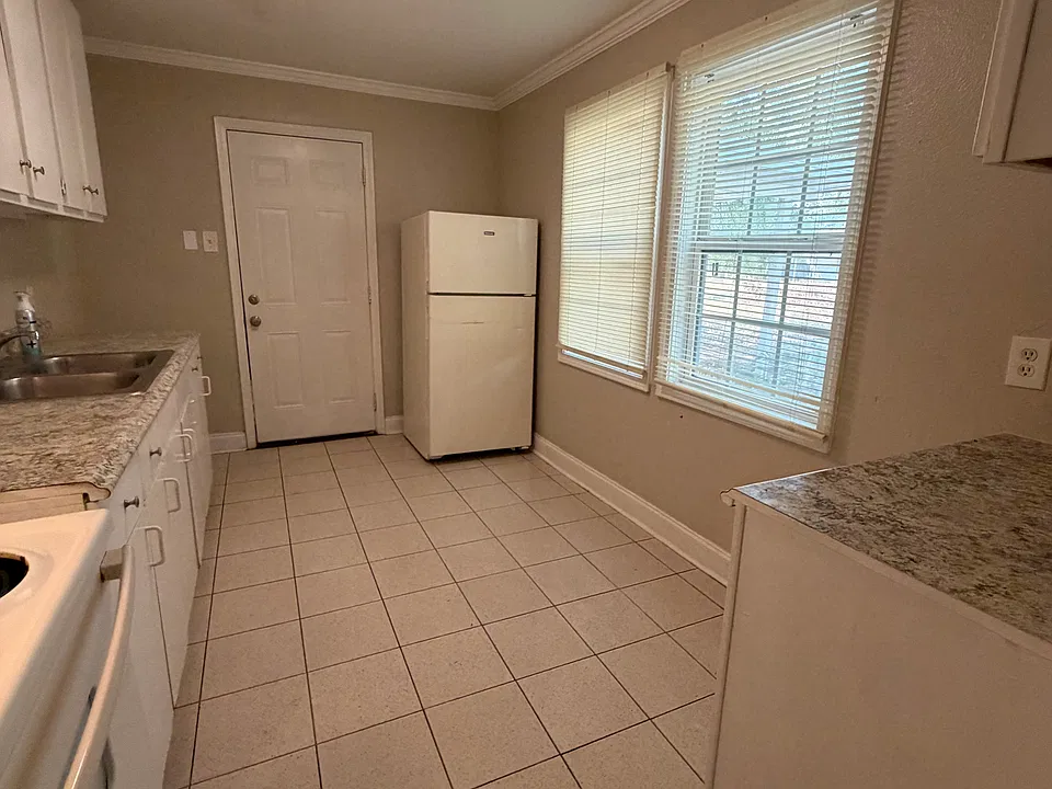 2023 Murray St - Photo 2 of 7