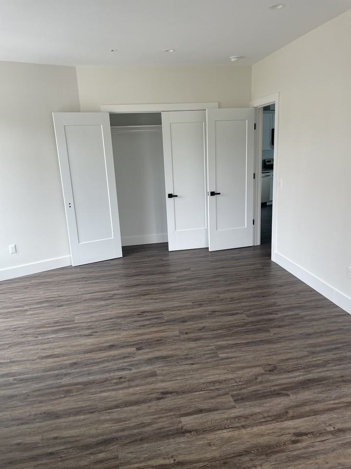 175 E Main St #NA - Photo 3 of 6