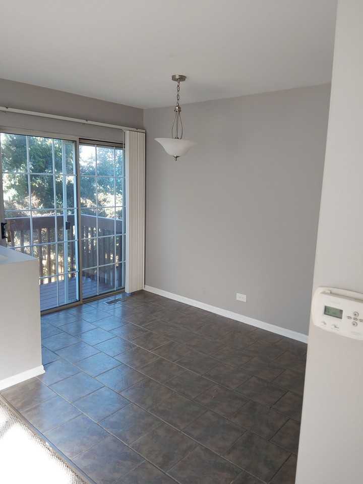 1276 Sandhurst Ln #3 - Photo 6 of 12