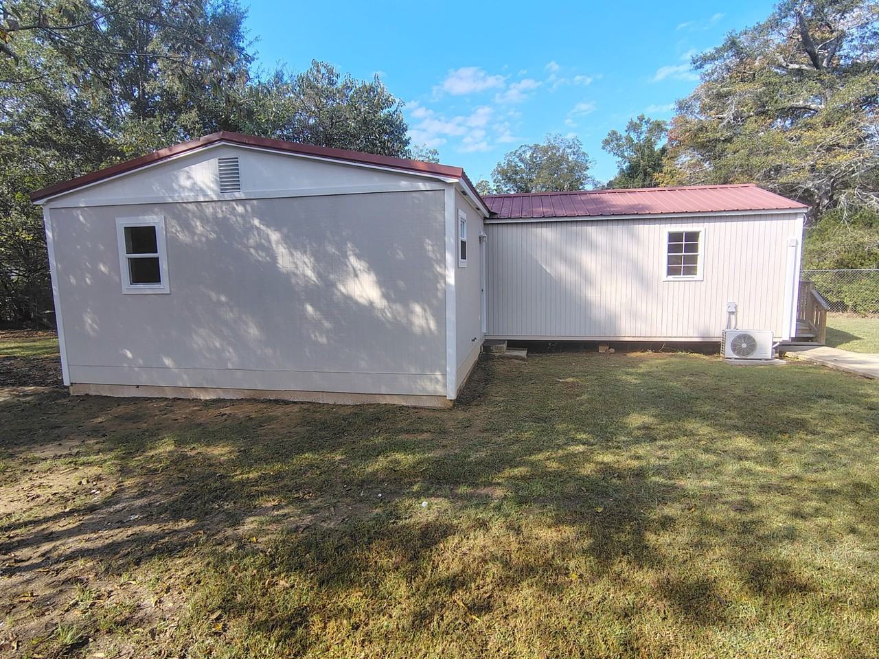 412 Henderson St - Photo 2 of 14