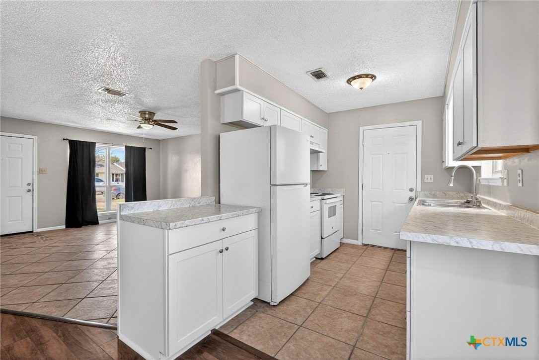 3707 Griffin Dr - Photo 3 of 13
