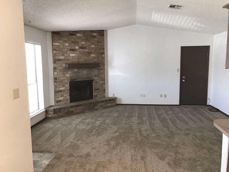 1019 Aspen Cir - Photo 4 of 10