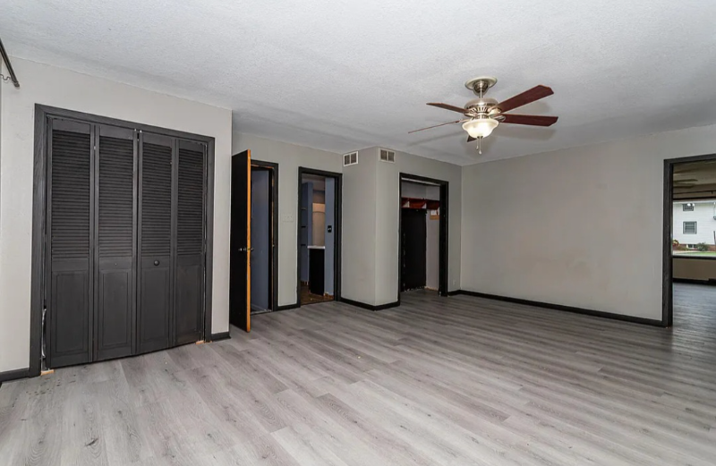 327 S Cedar St - Photo 7 of 18
