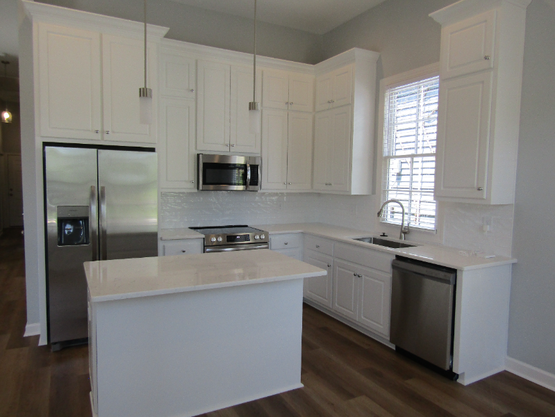 1617 3rd Ave - Photo 4 of 15