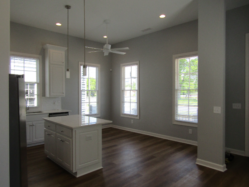 1617 3rd Ave - Photo 5 of 15