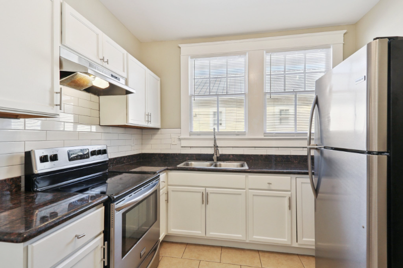 615 S Hennessey St - Photo 4 of 13