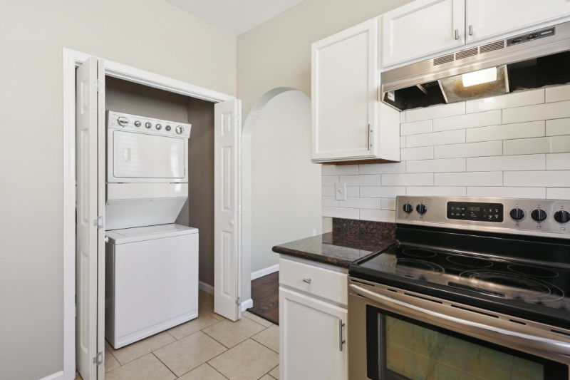 615 S Hennessey St - Photo 5 of 13
