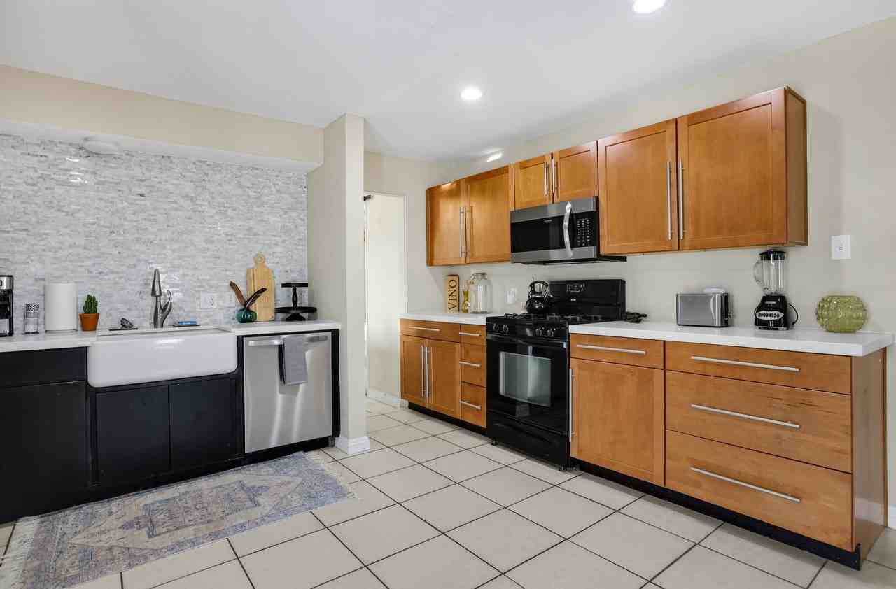 11226 Ryan St - Photo 7 of 11