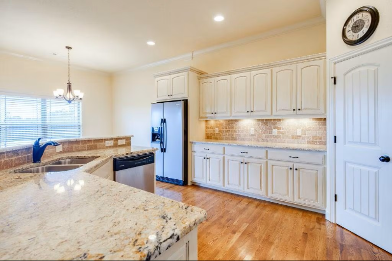 5703 W Murfield Dr - Photo 2 of 18
