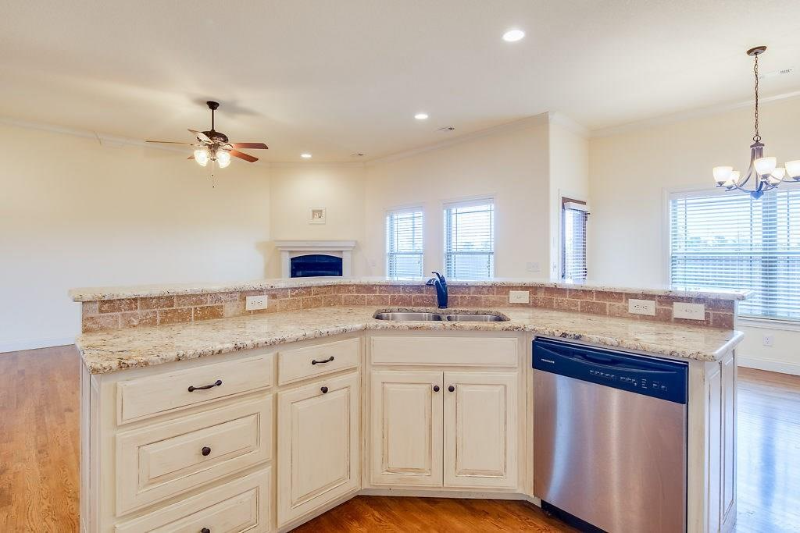 5703 W Murfield Dr - Photo 4 of 18