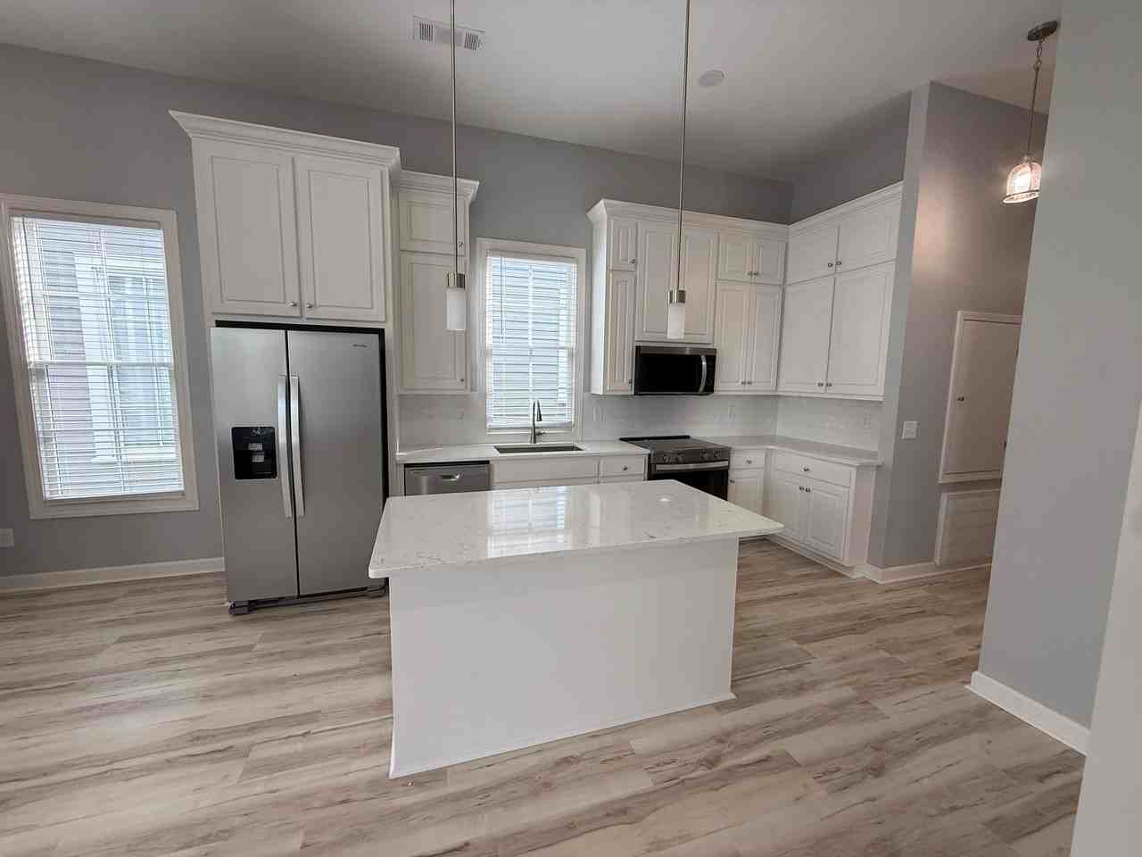 1619 3rd Ave - Photo 5 of 13
