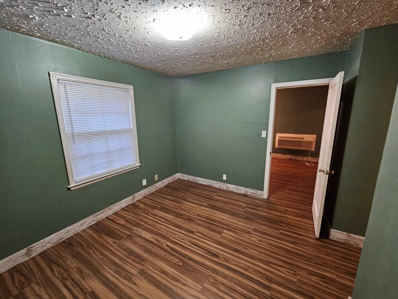 1034 N Estelle Ave - Photo 2 of 7