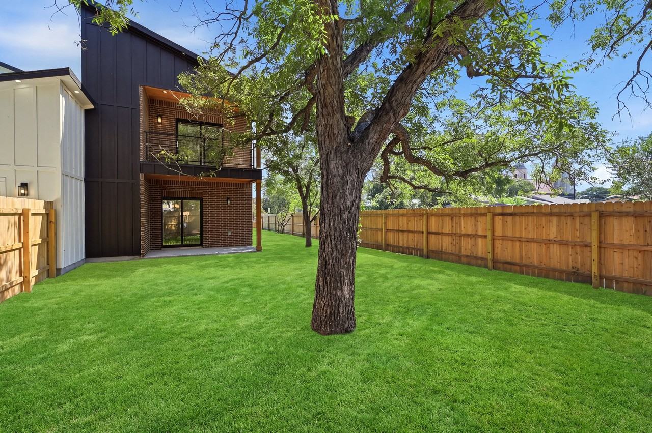 325 Vargas Aly #101 - Photo 3 of 20