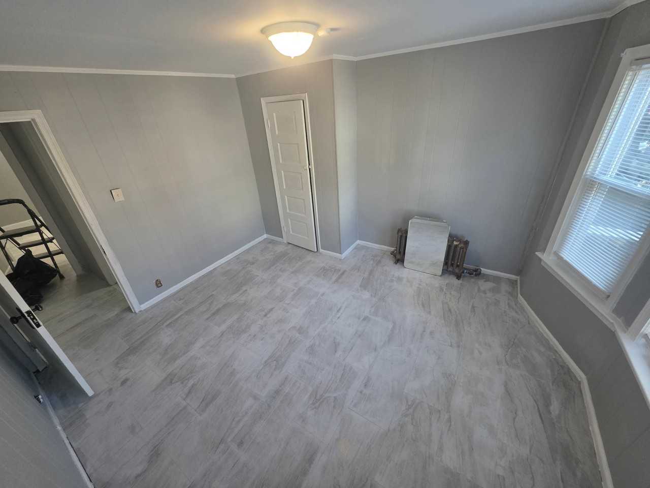 571 Rutherford Ave - Photo 7 of 9
