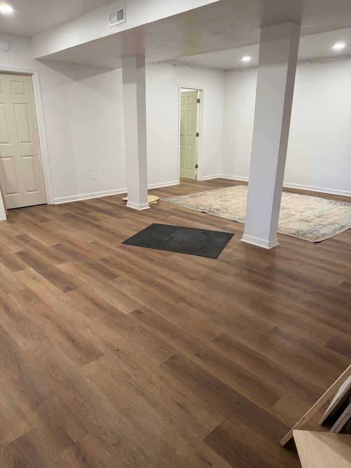 1055 River Bend Dr - Photo 2 of 8