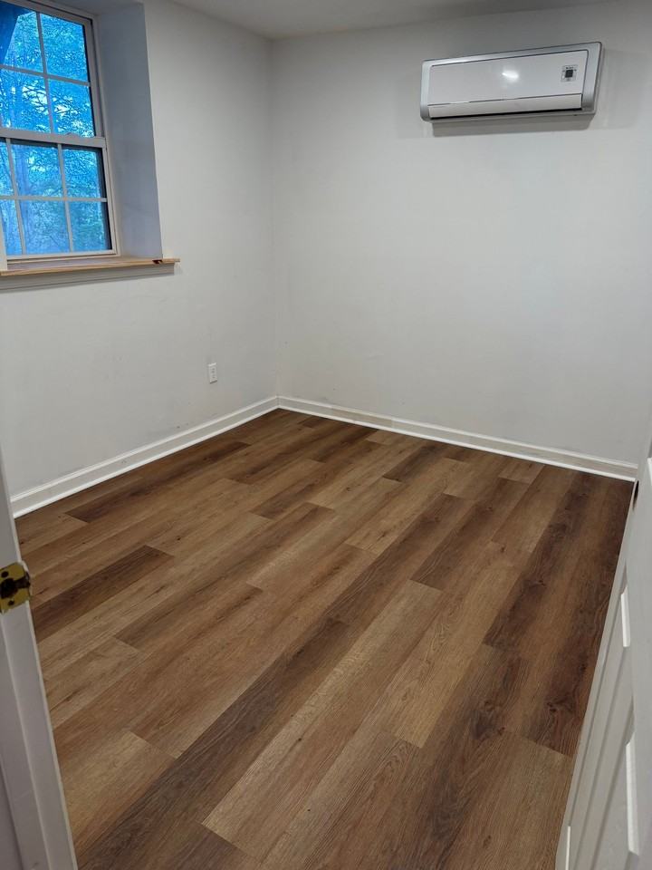 1055 River Bend Dr - Photo 3 of 8
