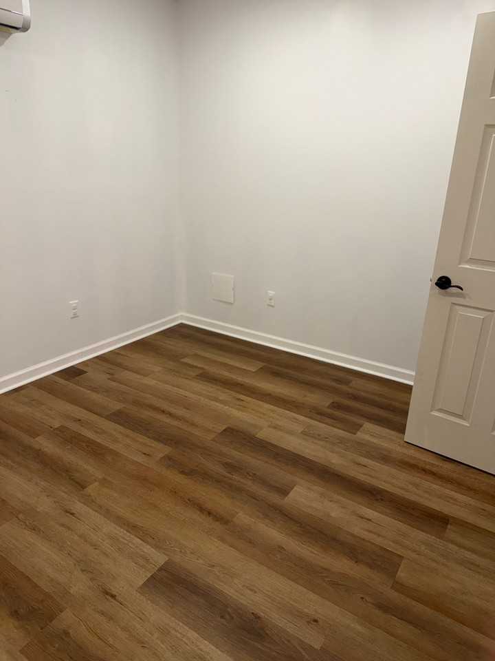 1055 River Bend Dr - Photo 4 of 8