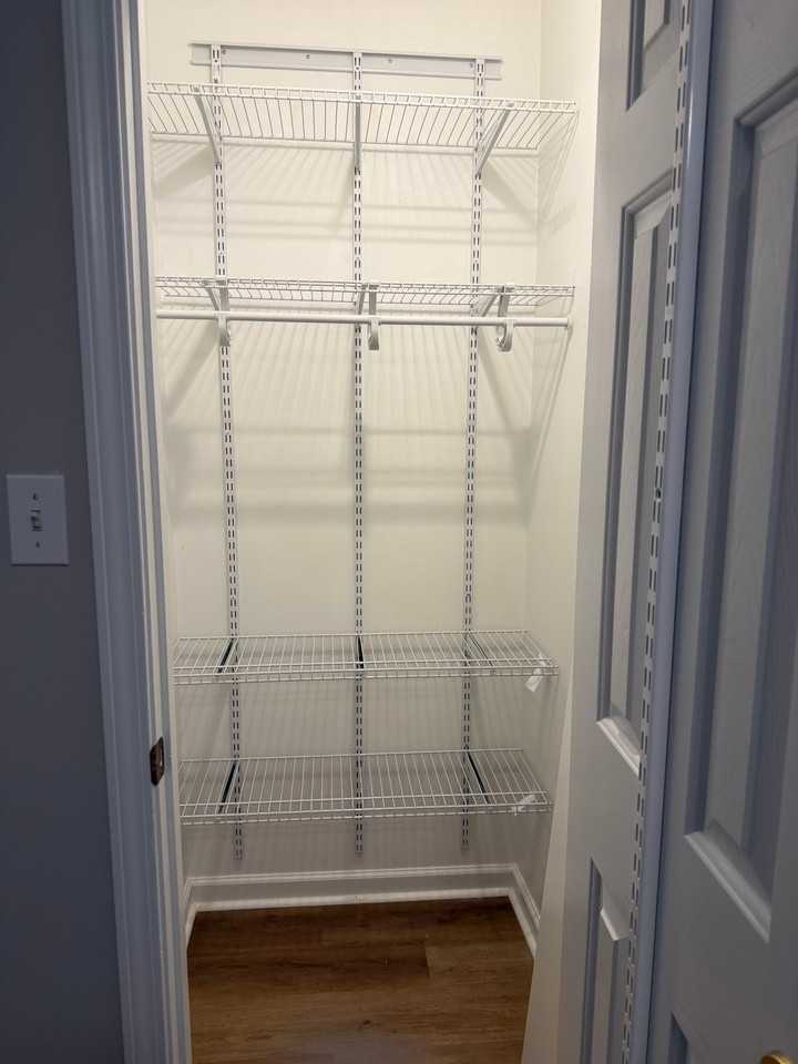 1055 River Bend Dr - Photo 6 of 8