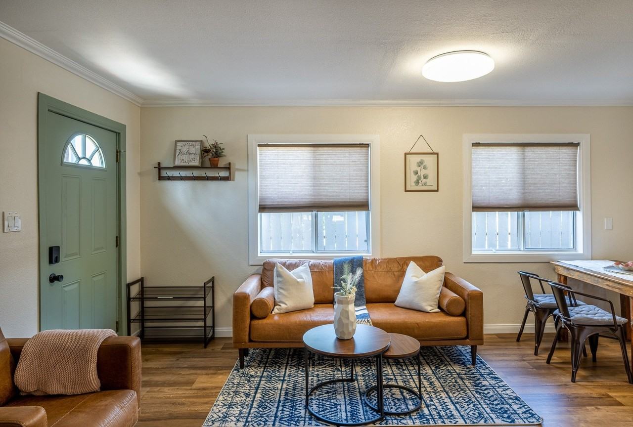 4124 W 159th St #B - Photo 2 of 38