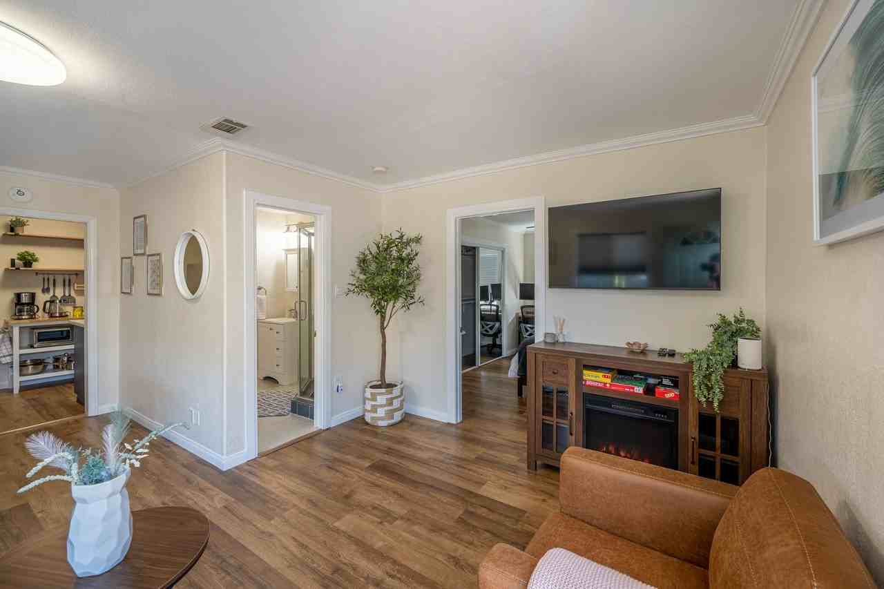 4124 W 159th St #B - Photo 5 of 38