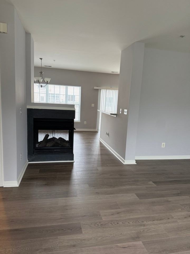 1039 Treeland Way - Photo 5 of 25