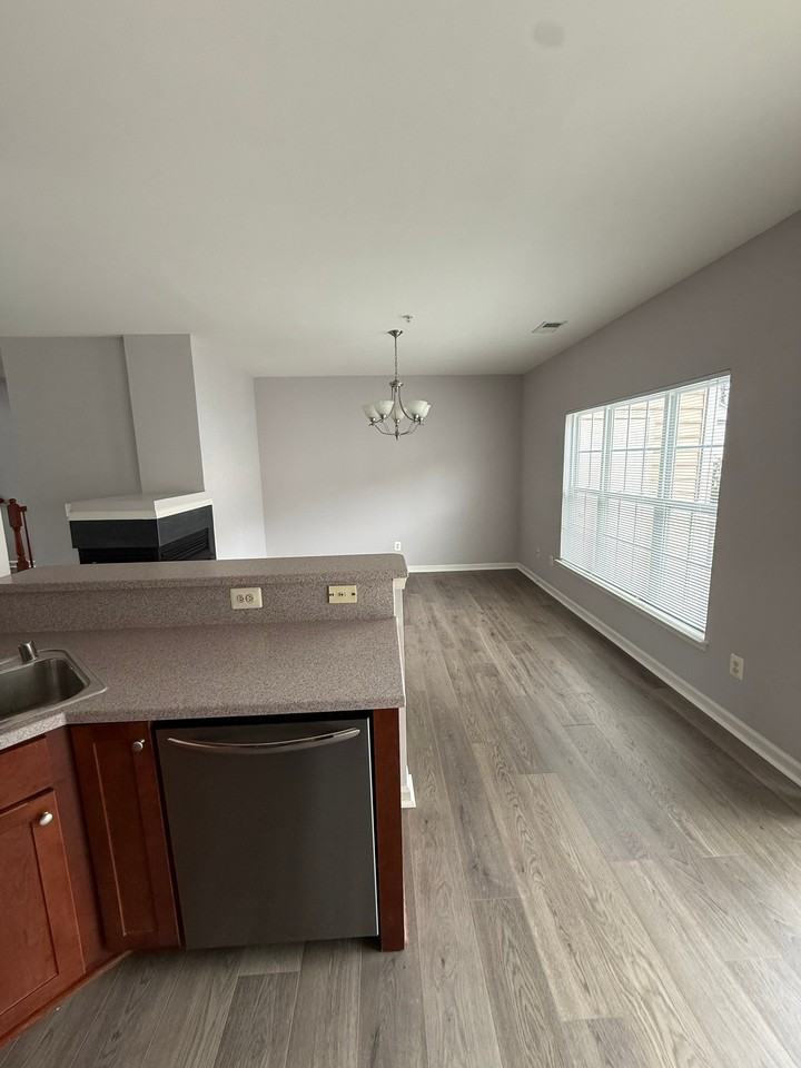 1039 Treeland Way - Photo 7 of 25