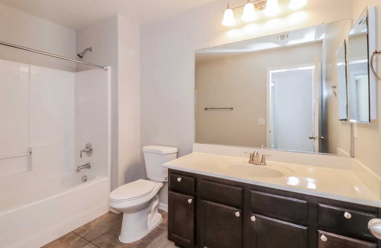 5727 S 27th Ln - Photo 5 of 9