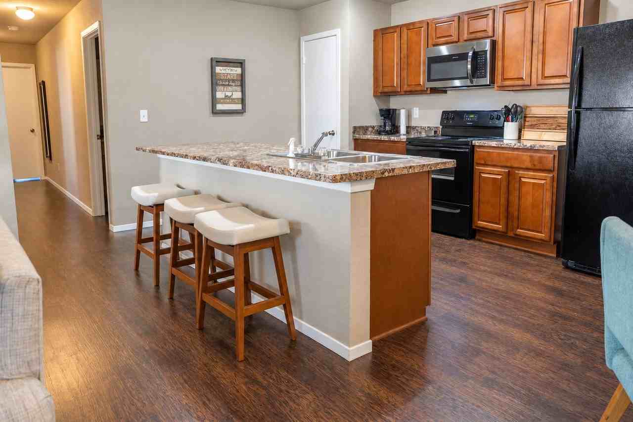 246 E Anabranch Ct - Photo 2 of 12