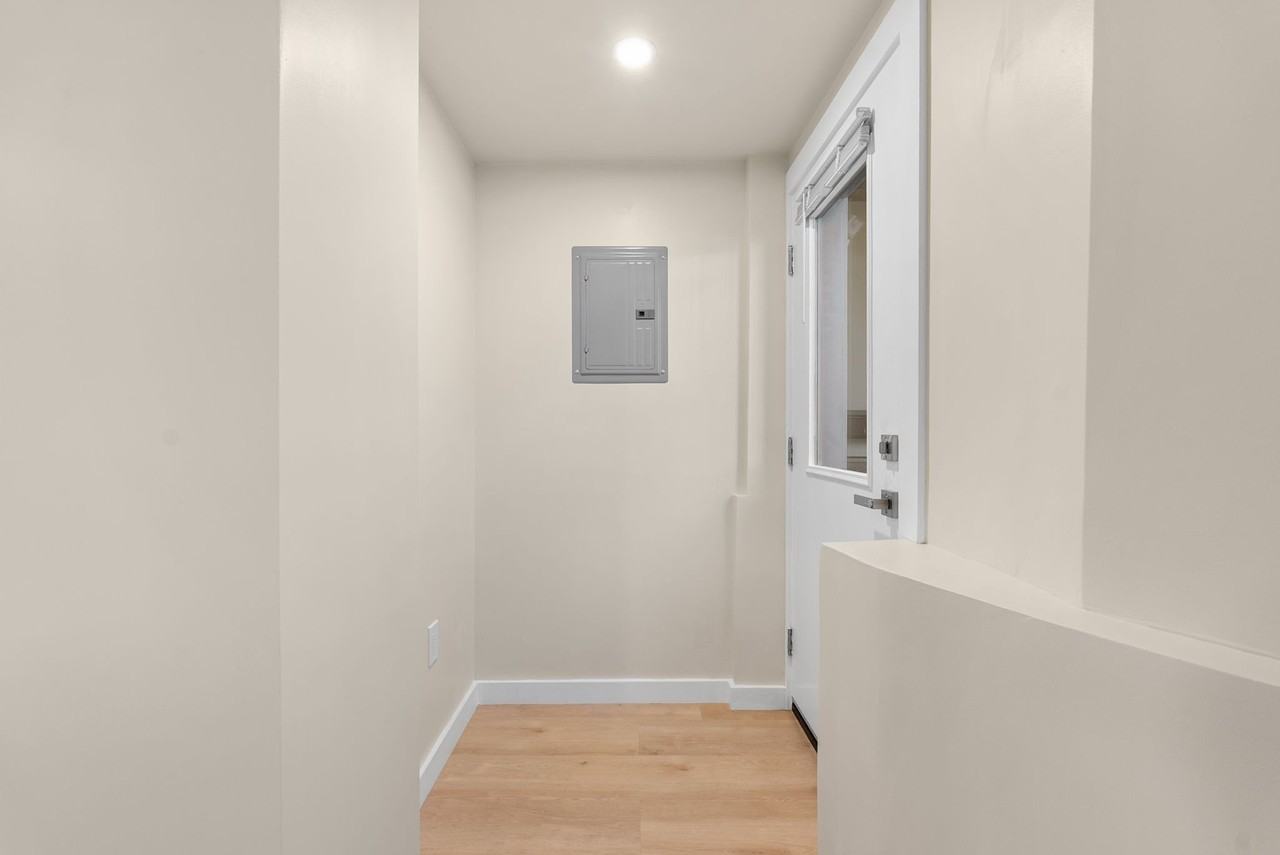 1516 Alcatraz Ave #2 - Photo 4 of 20