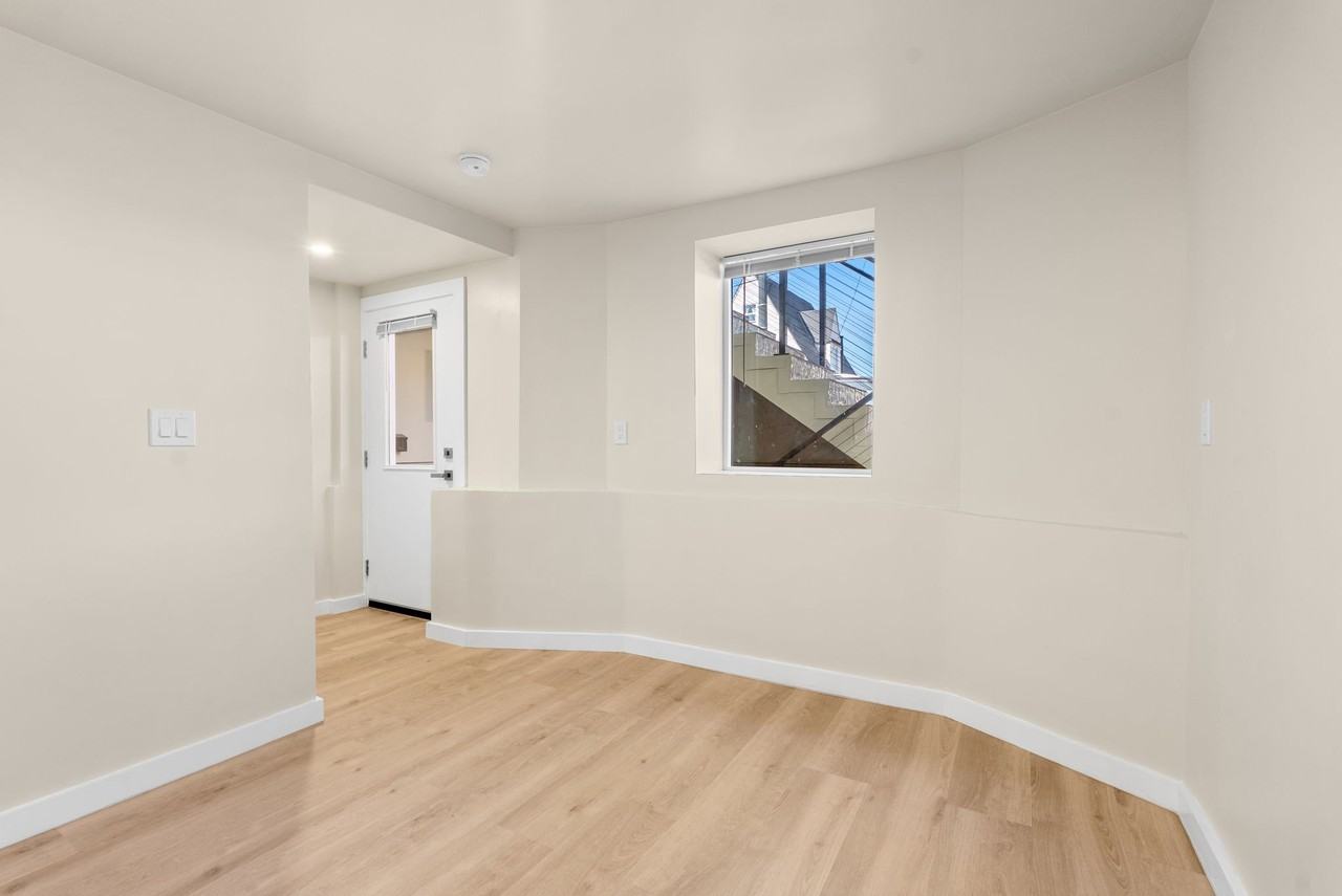 1516 Alcatraz Ave #2 - Photo 5 of 20