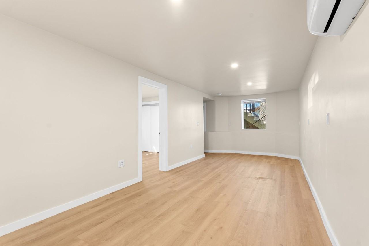 1516 Alcatraz Ave #2 - Photo 6 of 20