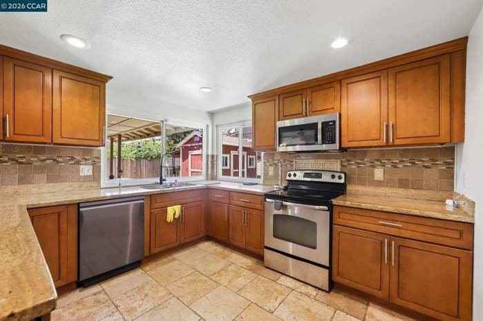 148 Primrose Ln - Photo 7 of 11