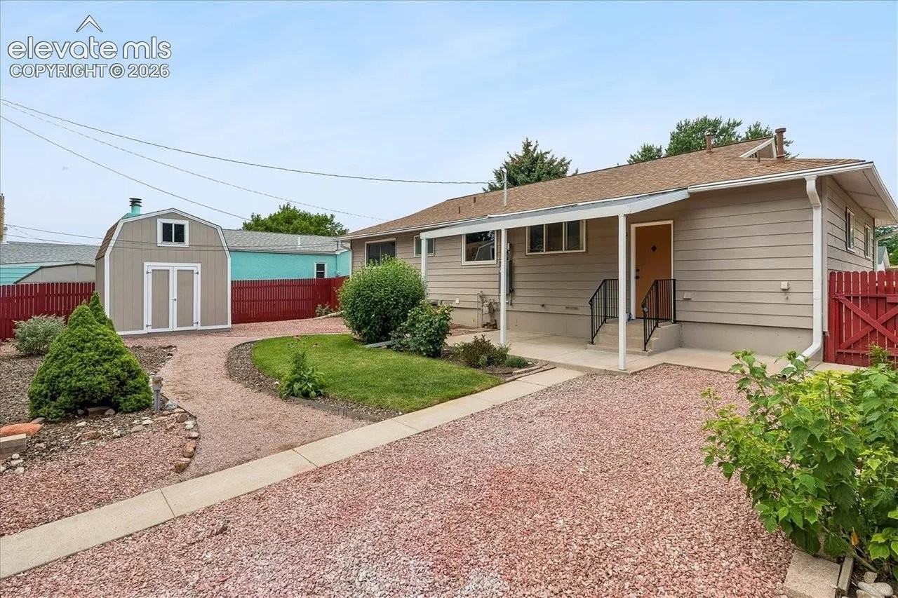 1333 Edith Ln - Photo 3 of 20
