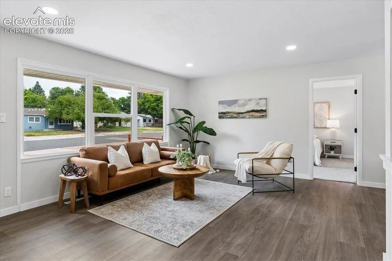 1333 Edith Ln - Photo 6 of 20