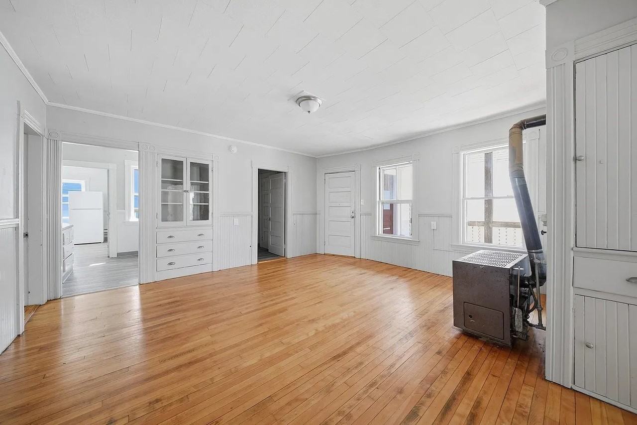 551 Montgomery St #2 - Photo 3 of 20