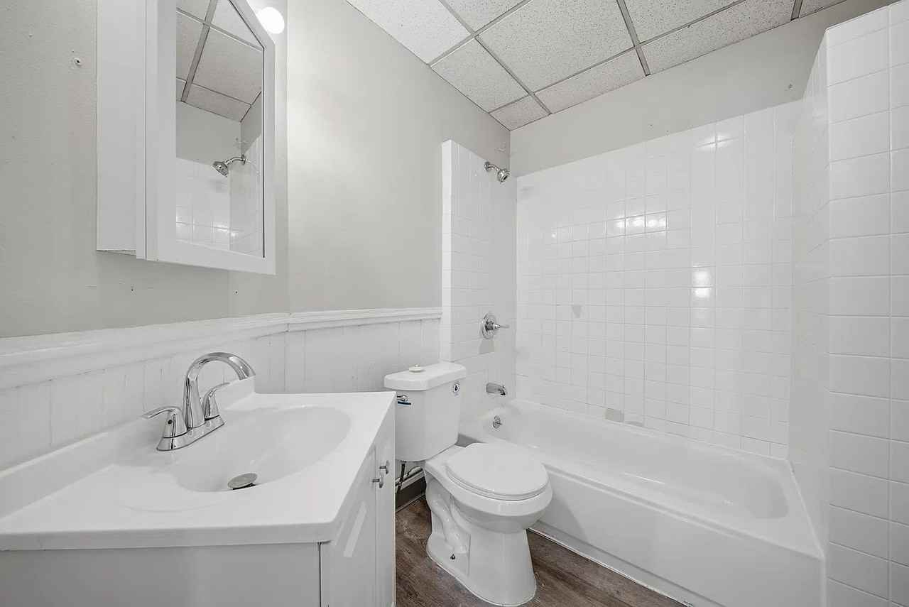 551 Montgomery St #2 - Photo 6 of 20