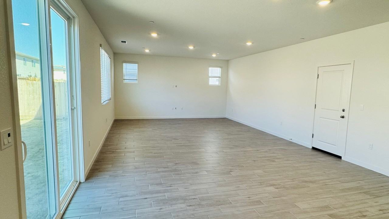 5221 Mount Airy St - Photo 2 of 6