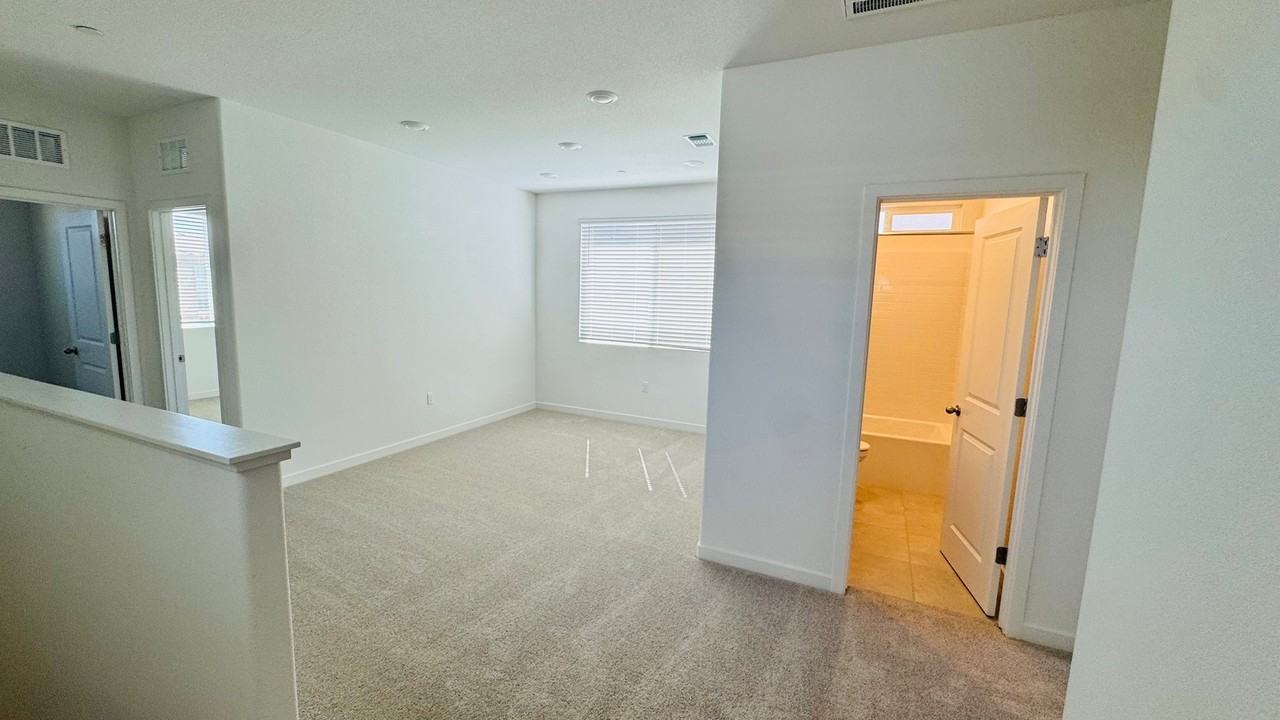 5221 Mount Airy St - Photo 5 of 6