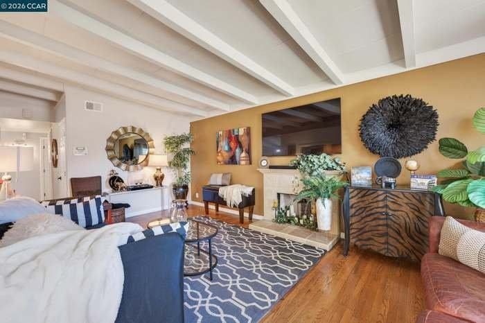 380 Alhambra Ave - Photo 5 of 17