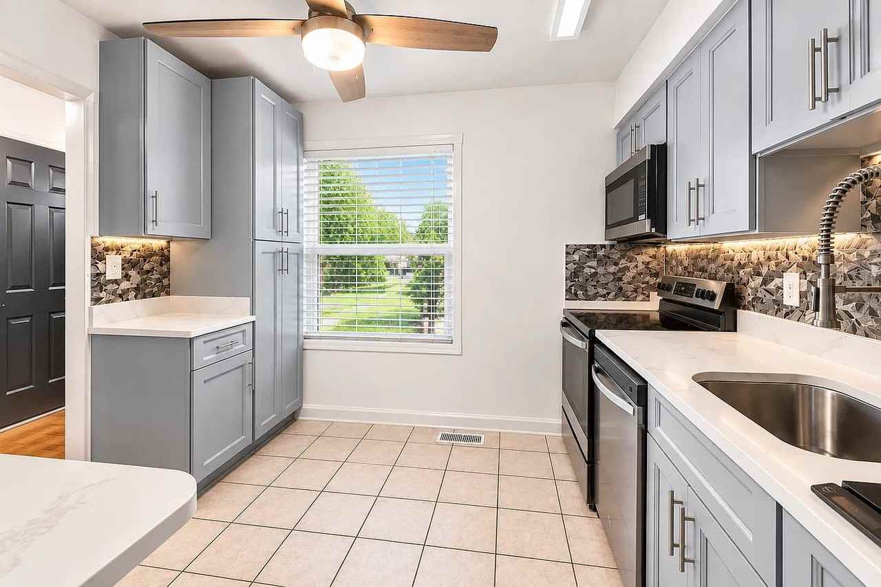 4 W Orange Ct - Photo 3 of 13