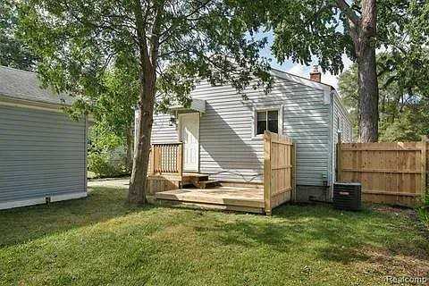 111 W Granet Ave - Photo 2 of 5